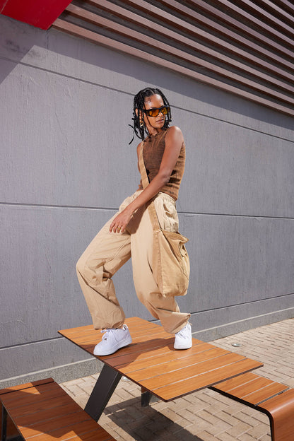 PARACHUTE PANTS IN BEIGE